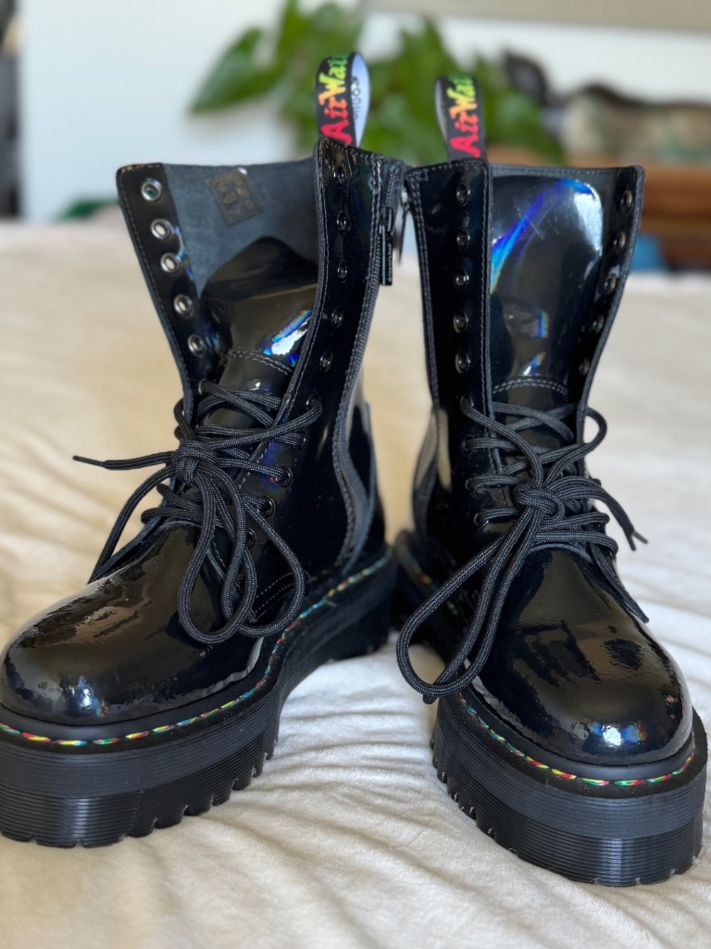 Dr Martens Rainbow Patent Combat Boots Size 9 Iridescent Lace Up Shiny - Picture 8 of 8